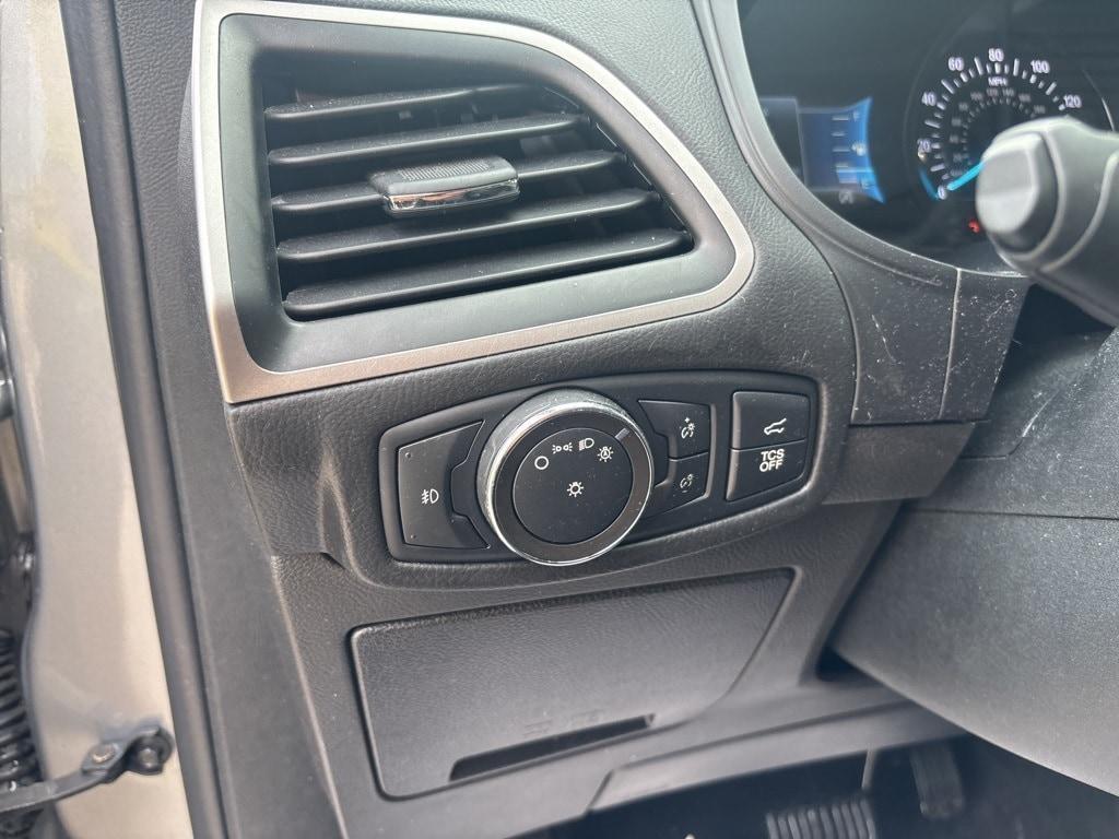 used 2022 Ford Edge car, priced at $25,300