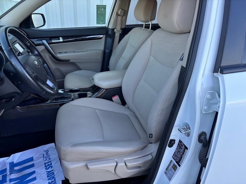 used 2014 Kia Sorento car, priced at $8,500