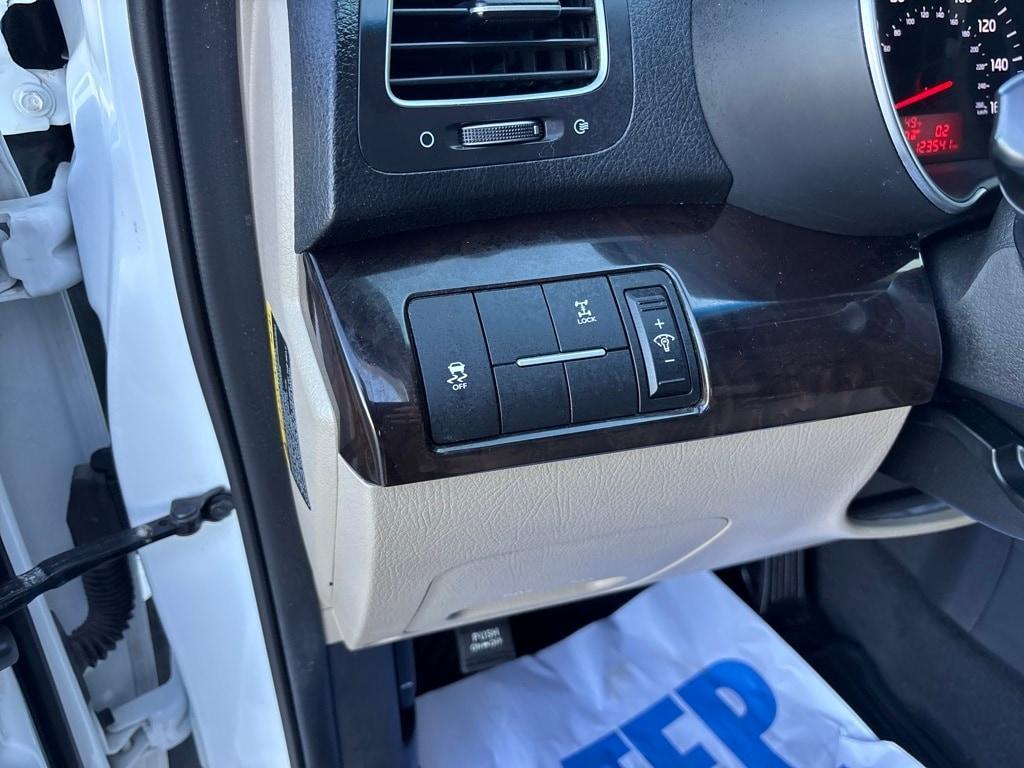 used 2014 Kia Sorento car, priced at $8,500
