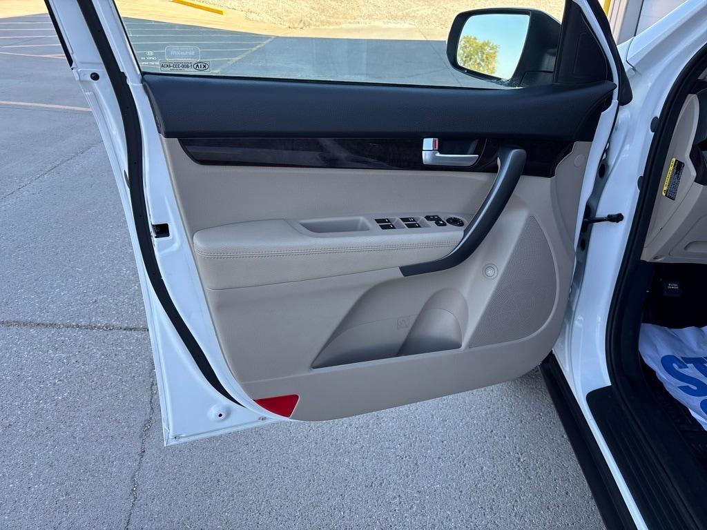 used 2014 Kia Sorento car, priced at $8,500