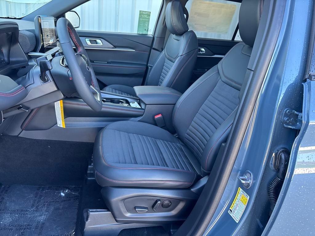 new 2025 Ford Explorer car, priced at $51,725