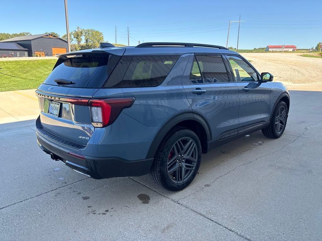 new 2025 Ford Explorer car, priced at $51,725