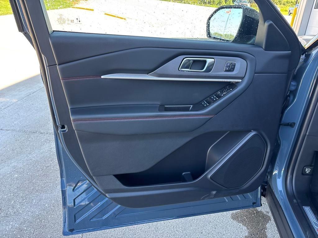 new 2025 Ford Explorer car, priced at $51,725