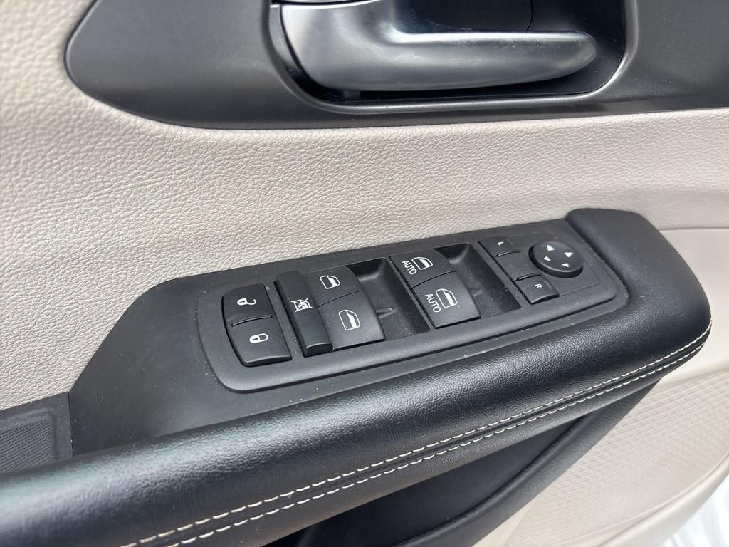 used 2022 Chrysler Pacifica car, priced at $20,500