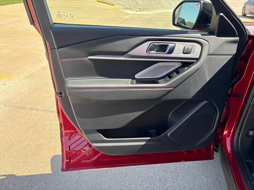 new 2025 Ford Explorer car, priced at $57,551