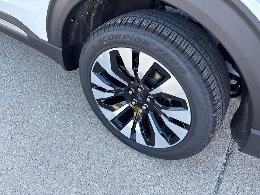 new 2025 Ford Explorer car, priced at $57,385