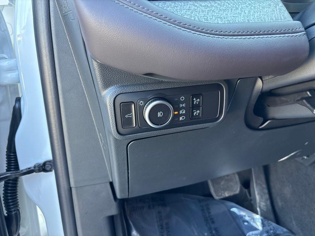 new 2025 Ford Explorer car, priced at $57,385