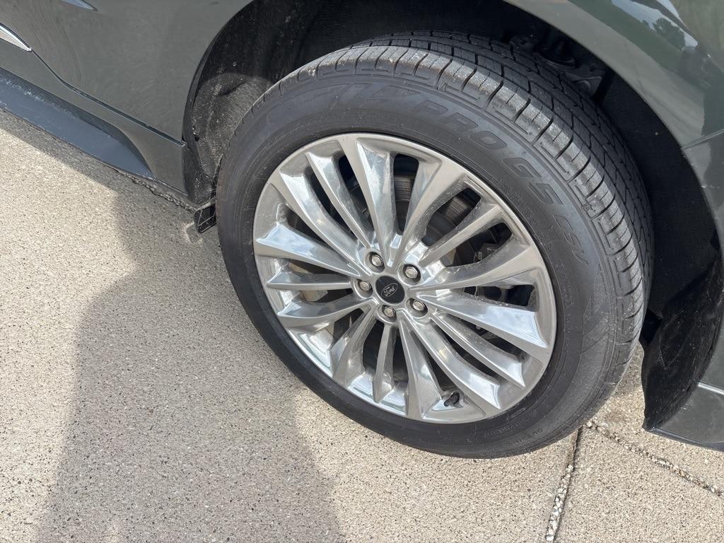 used 2022 Ford Edge car, priced at $30,900