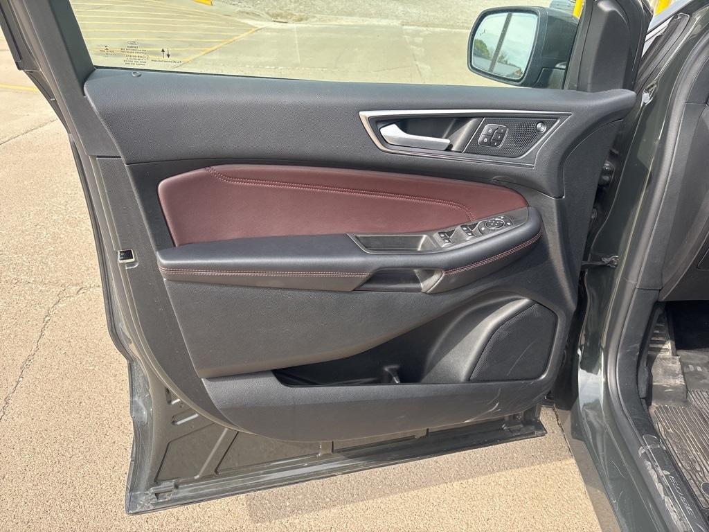 used 2022 Ford Edge car, priced at $30,900