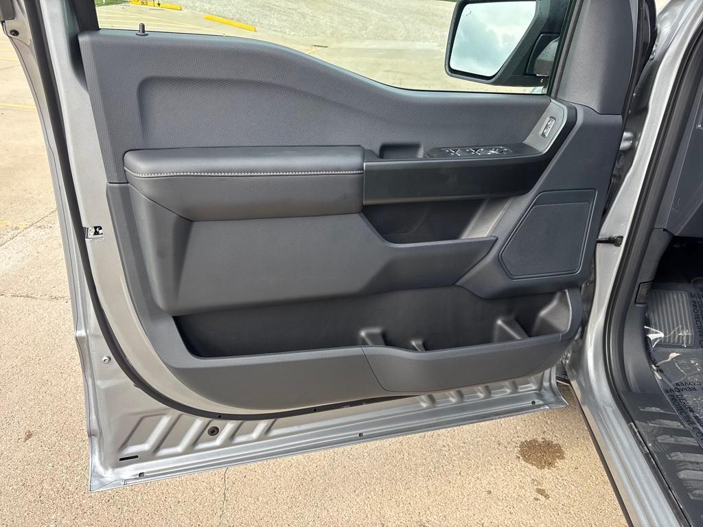 new 2025 Ford F-150 car, priced at $48,675