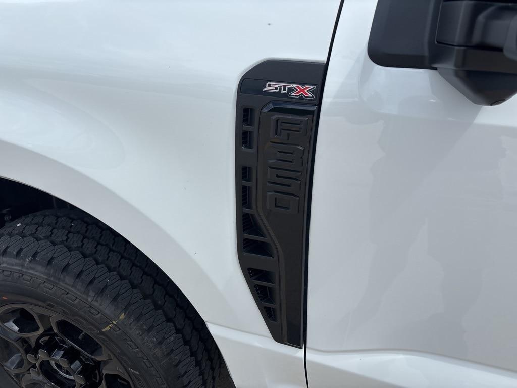 new 2025 Ford F-350 car, priced at $58,670