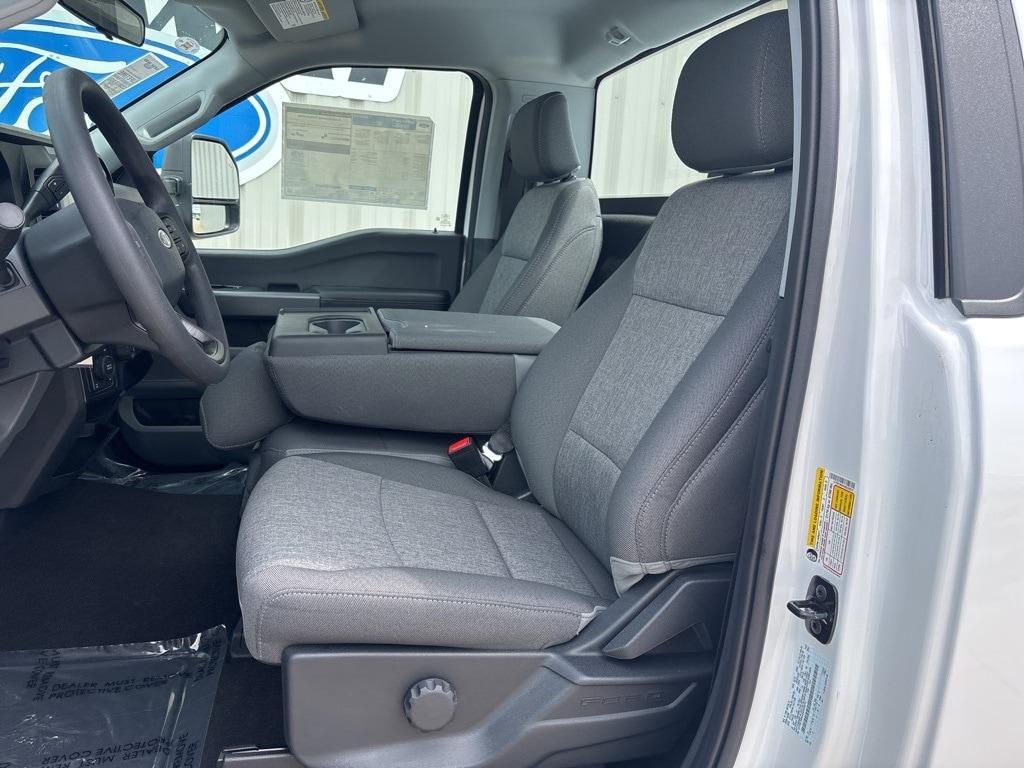 new 2025 Ford F-350 car, priced at $58,670