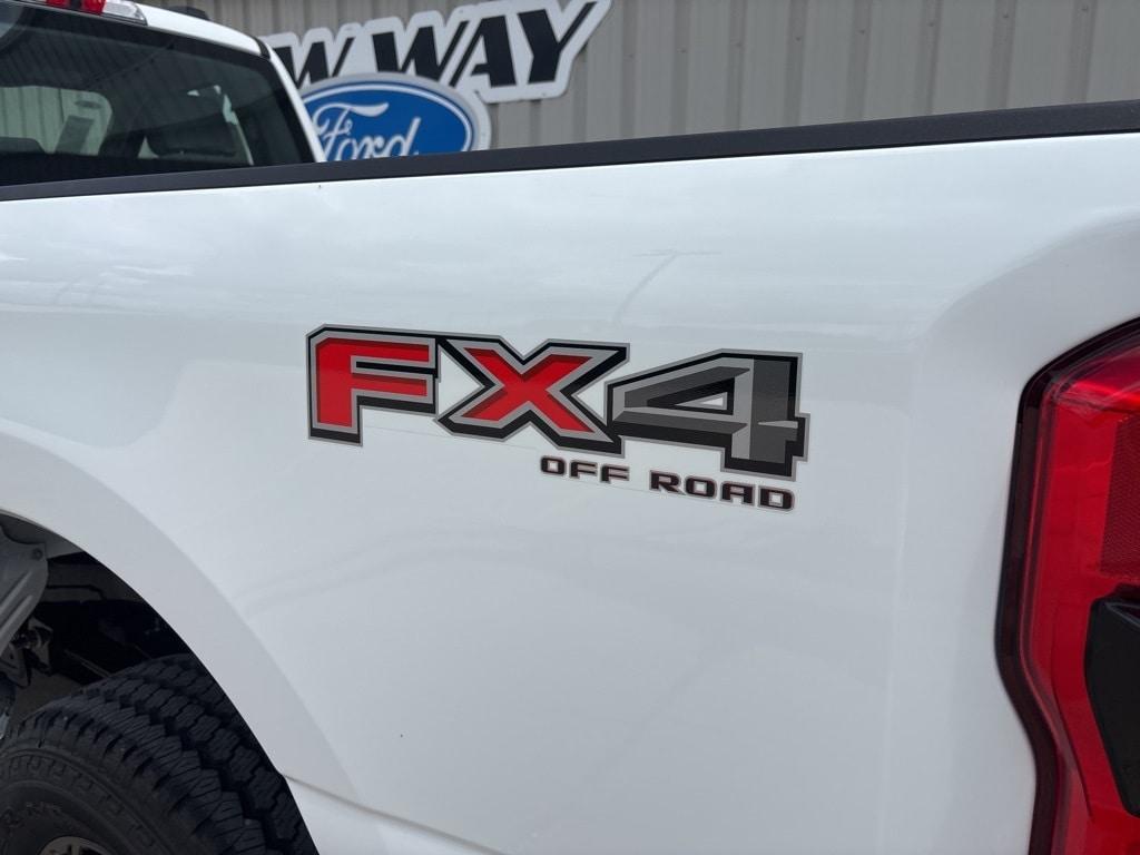 new 2025 Ford F-350 car, priced at $58,670