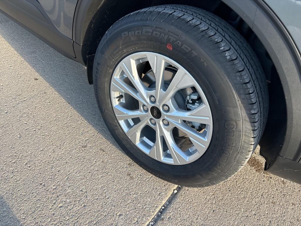 new 2025 Ford Escape car, priced at $27,648
