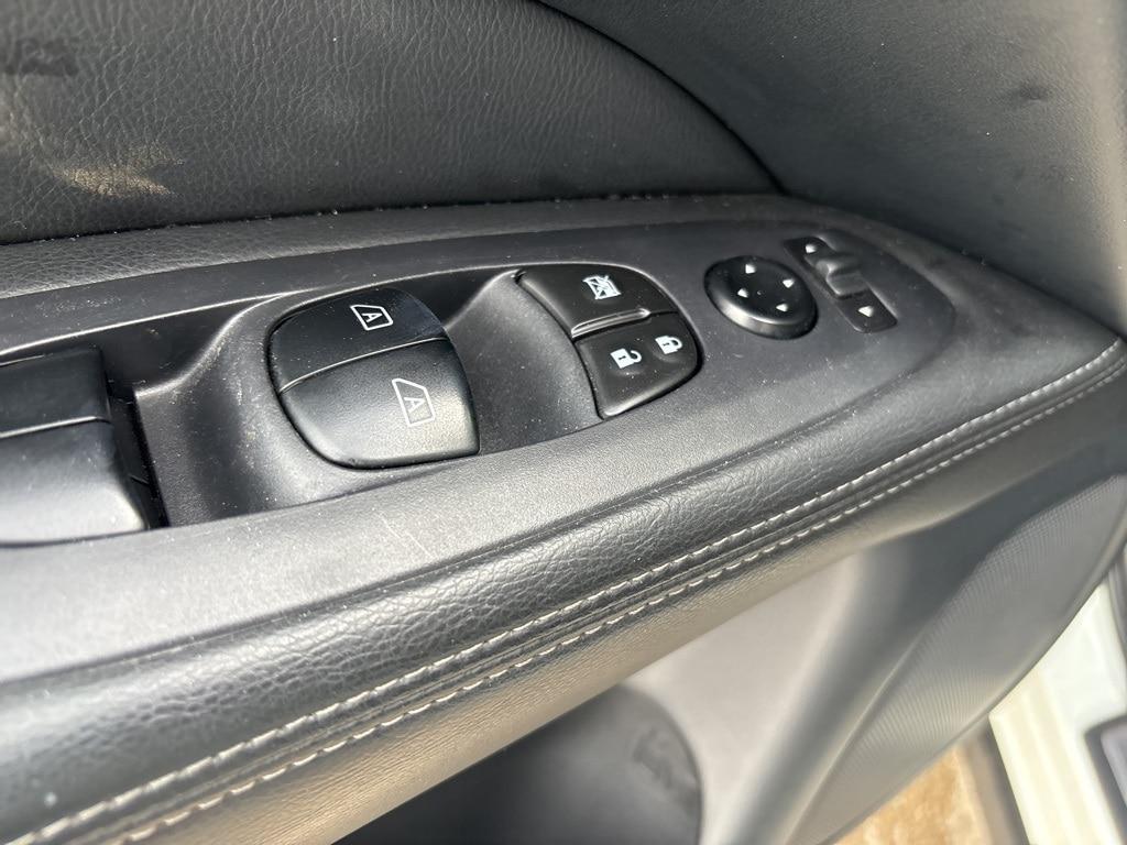 used 2020 Nissan Pathfinder car, priced at $19,250