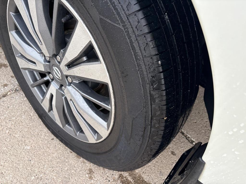 used 2020 Nissan Pathfinder car, priced at $19,250