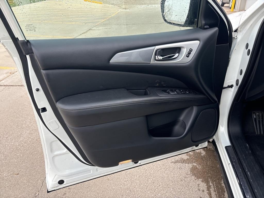 used 2020 Nissan Pathfinder car, priced at $19,250