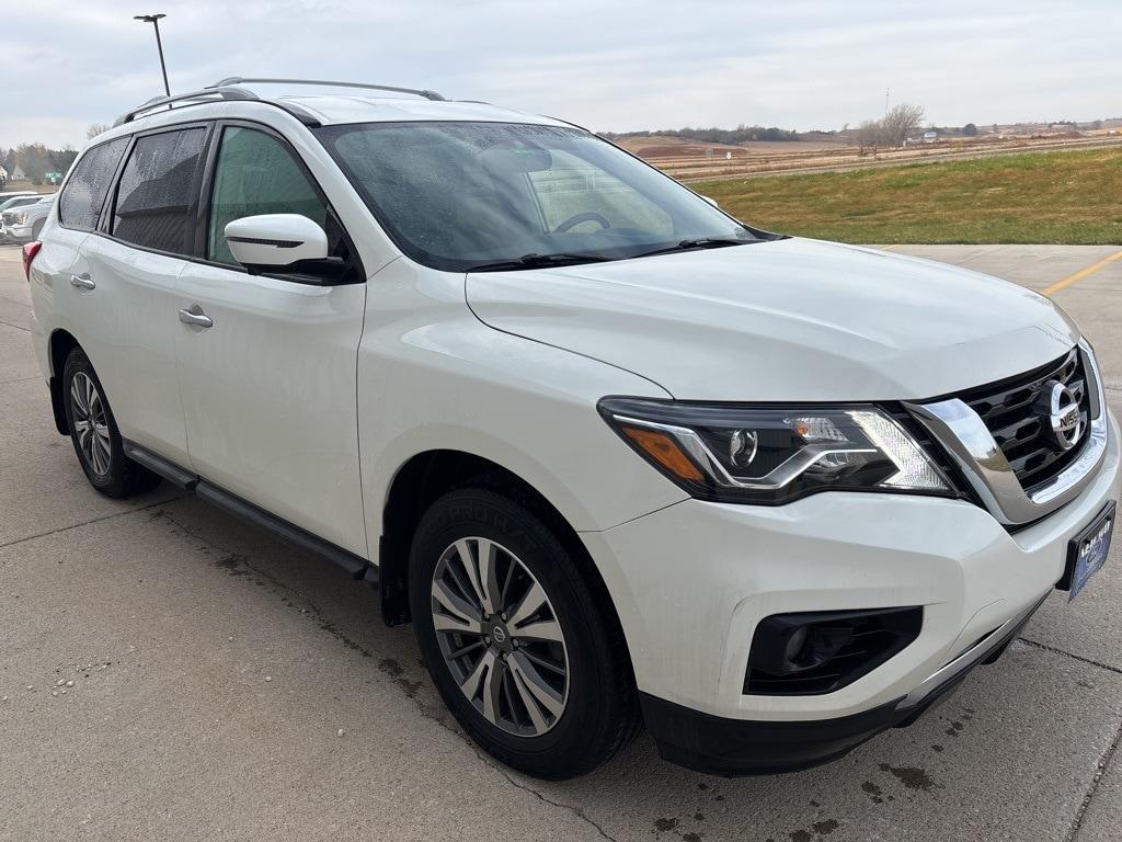 used 2020 Nissan Pathfinder car, priced at $19,250