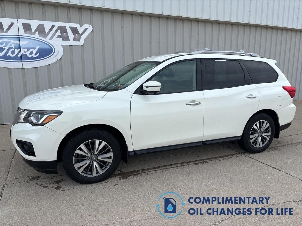 used 2020 Nissan Pathfinder car, priced at $19,250