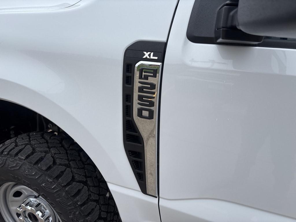 new 2025 Ford F-250 car, priced at $48,544