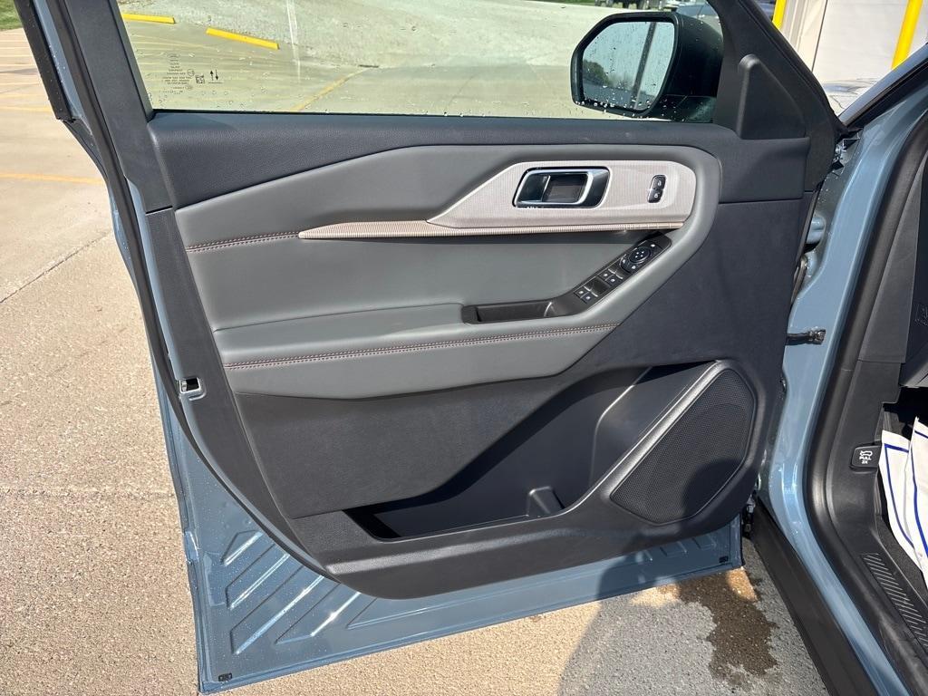 new 2025 Ford Explorer car, priced at $45,268