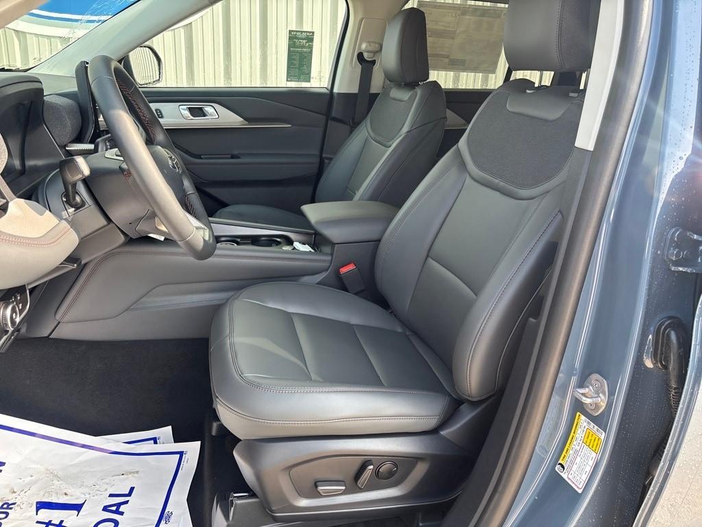 new 2025 Ford Explorer car, priced at $45,268