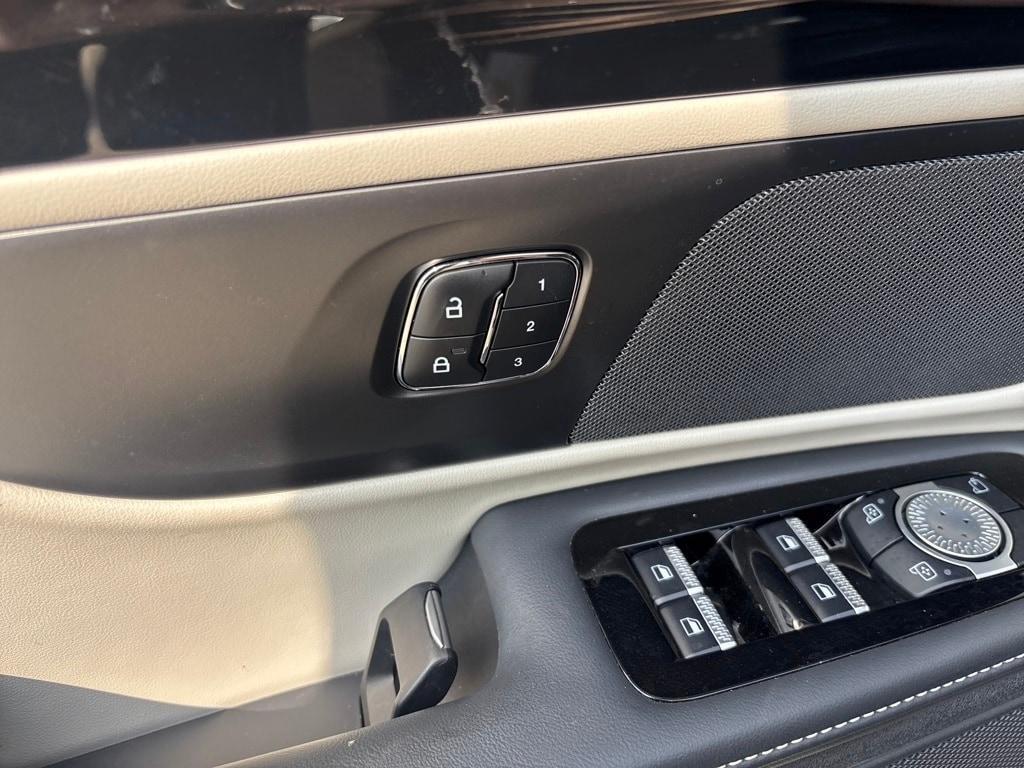 used 2024 Lincoln Nautilus car, priced at $46,500