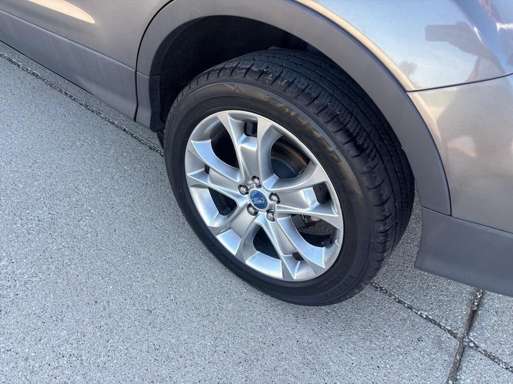 used 2013 Ford Escape car, priced at $10,900