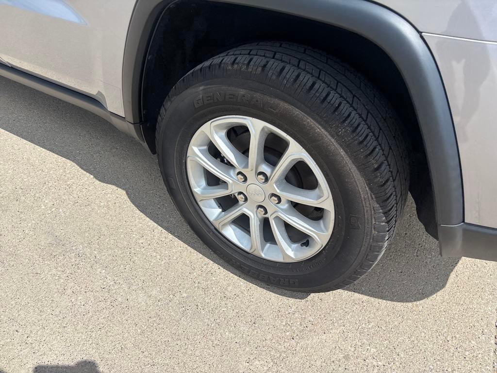 used 2021 Jeep Grand Cherokee car, priced at $23,900