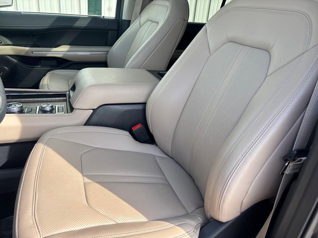 used 2024 Ford Expedition car, priced at $59,750