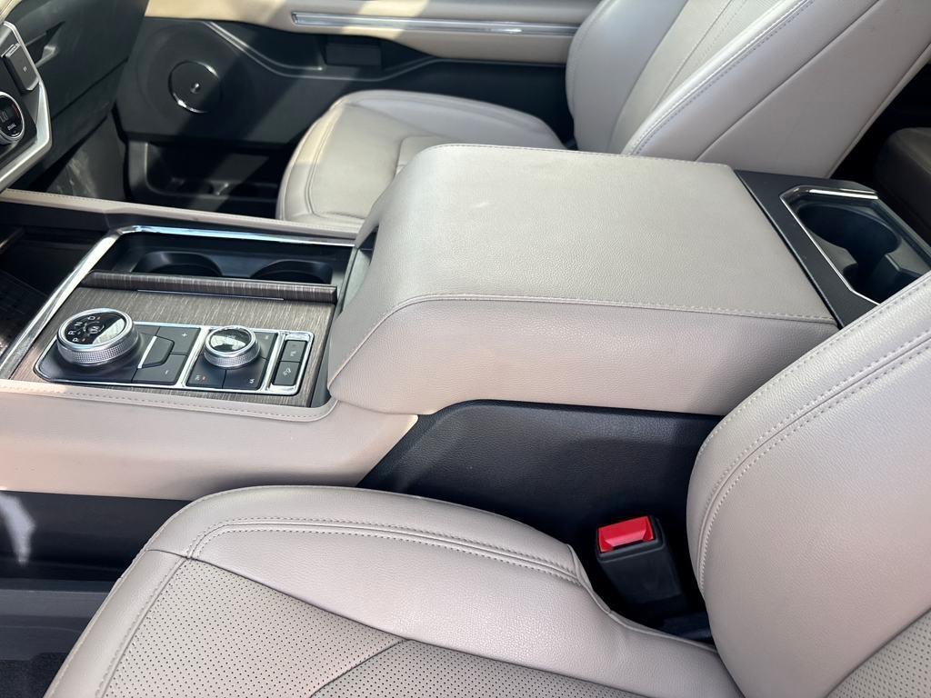 used 2024 Ford Expedition car, priced at $59,750