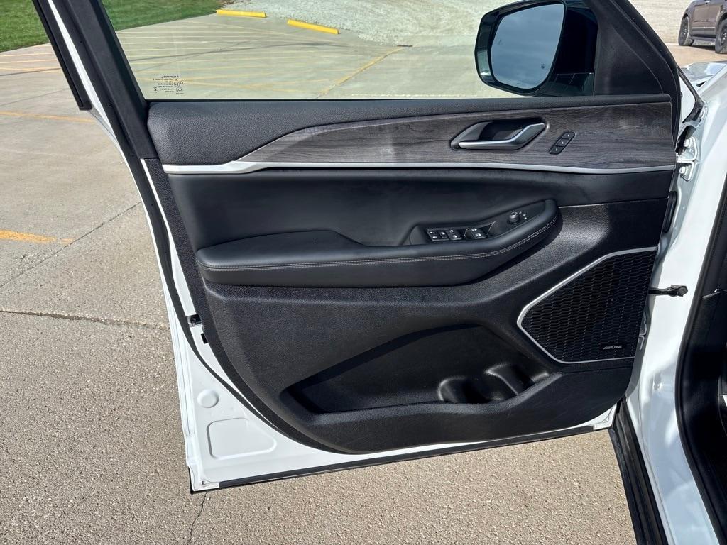 used 2023 Jeep Grand Cherokee 4xe car, priced at $26,900