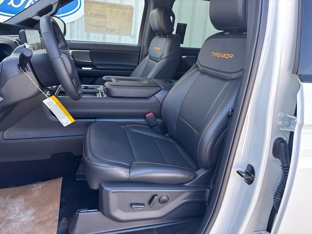 new 2025 Ford Expedition car, priced at $84,540