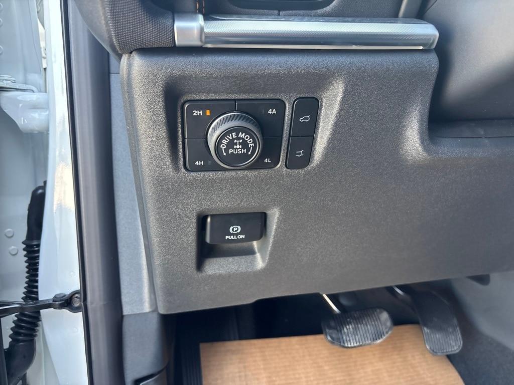 new 2025 Ford Expedition car, priced at $84,540
