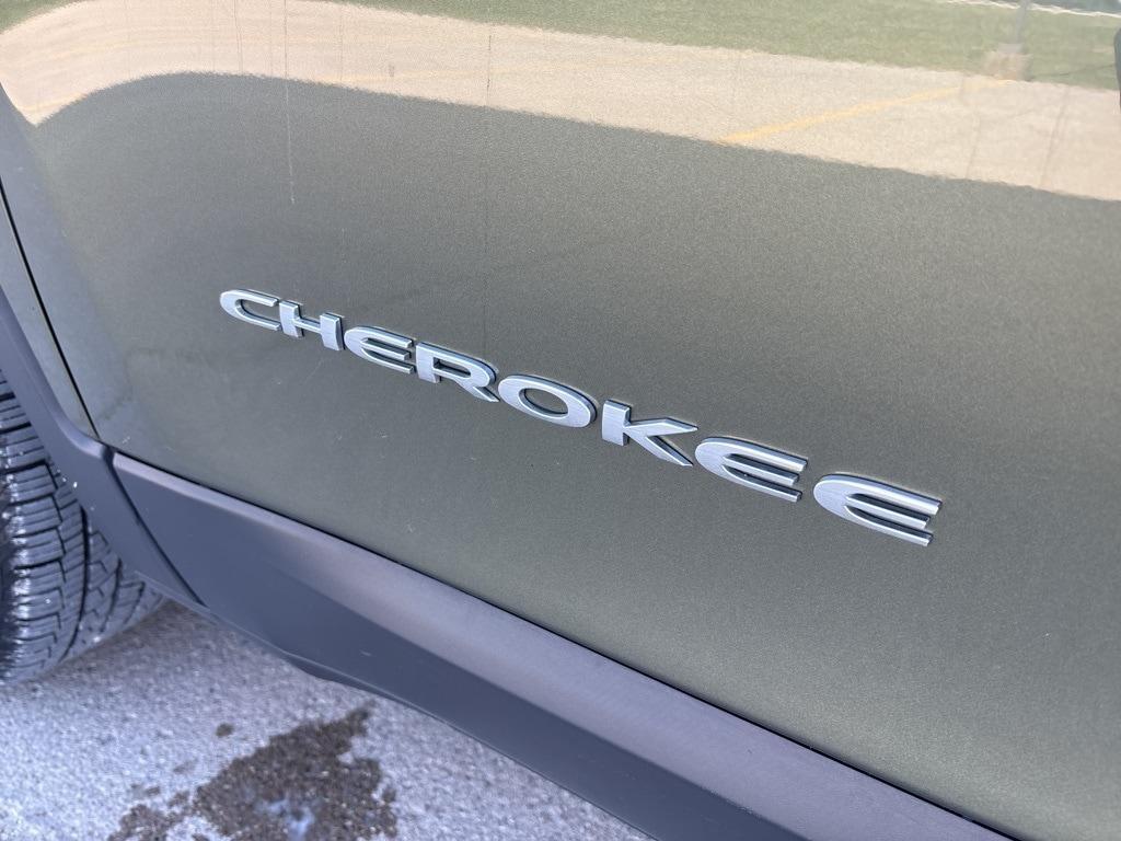 used 2019 Jeep Cherokee car, priced at $17,500
