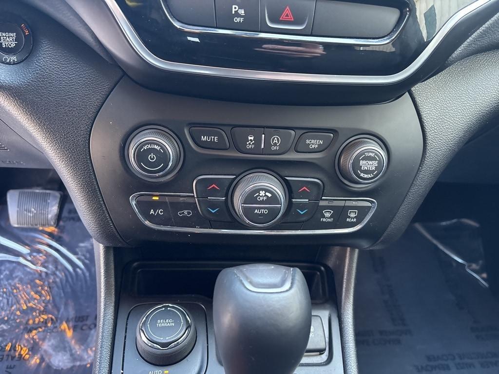 used 2019 Jeep Cherokee car, priced at $15,995