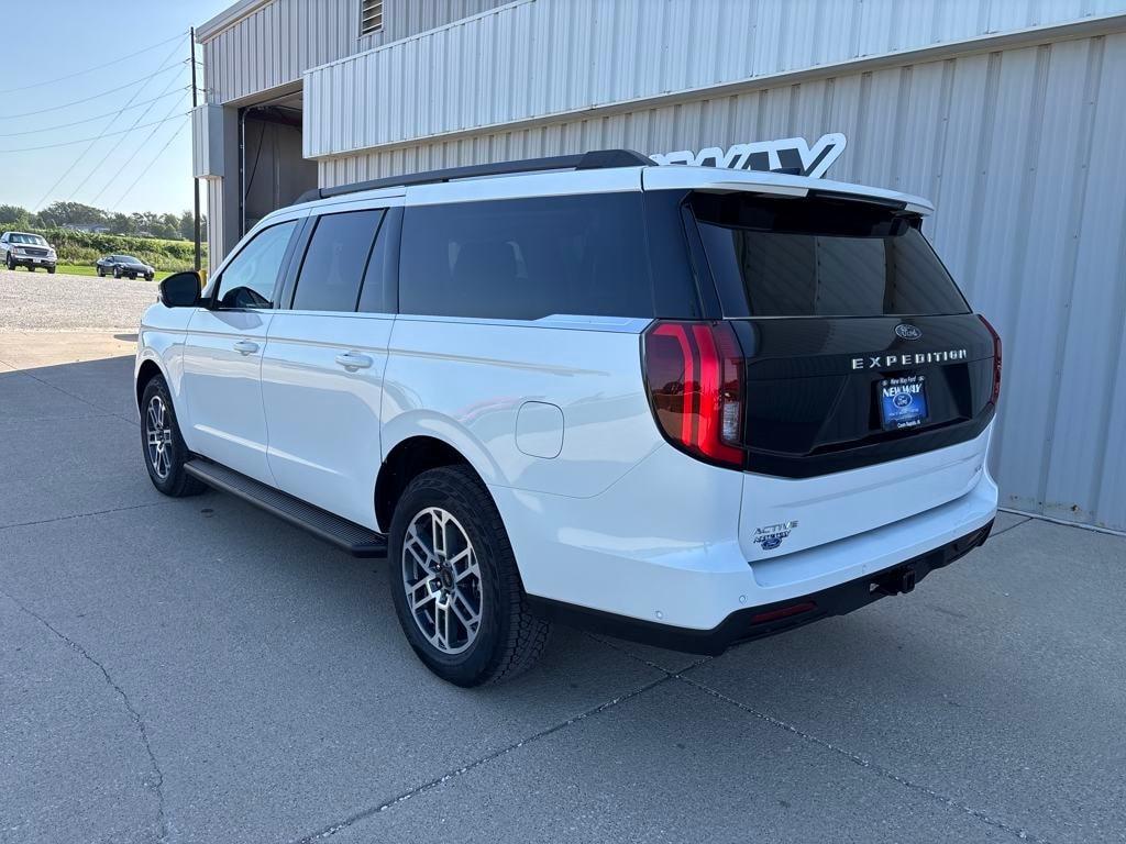 new 2025 Ford Expedition Max car, priced at $73,121