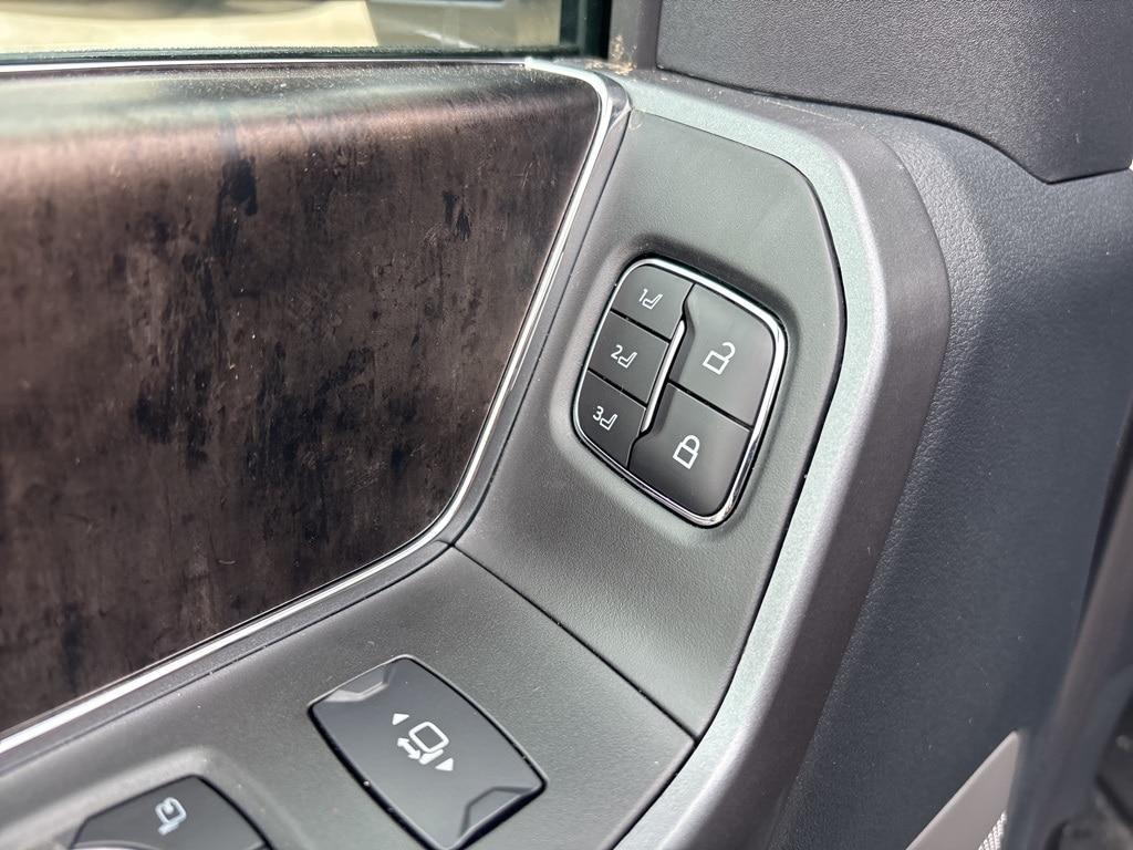 new 2025 Ford F-250 car, priced at $68,117