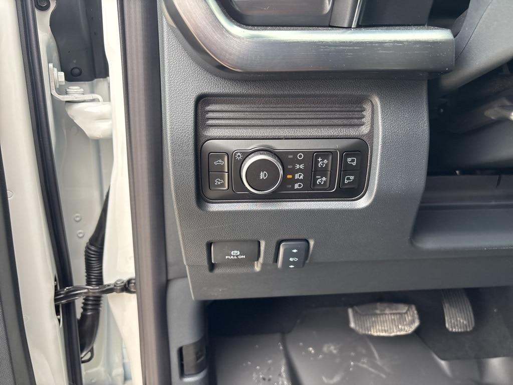 new 2025 Ford F-250 car, priced at $68,117
