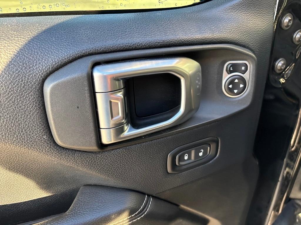 used 2018 Jeep Wrangler Unlimited car, priced at $27,900