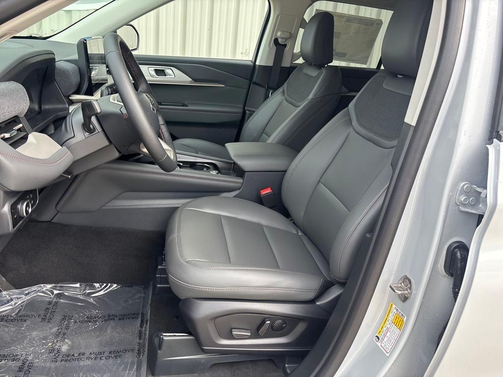 new 2025 Ford Explorer car, priced at $47,015
