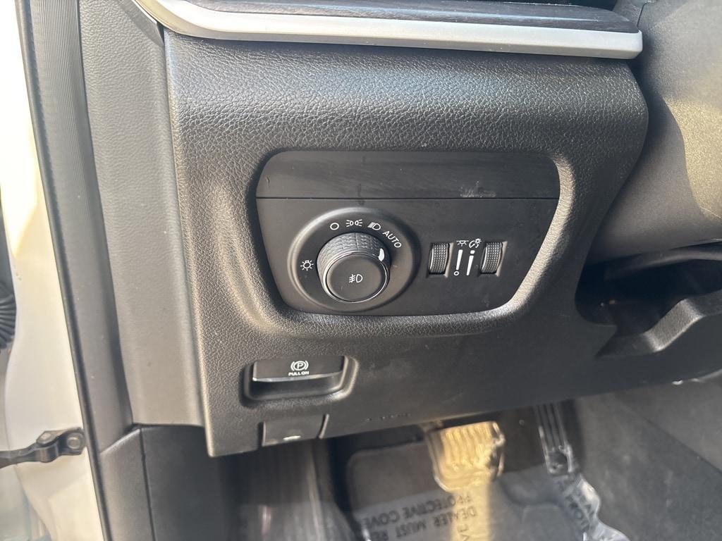 used 2023 Jeep Grand Cherokee car, priced at $29,900