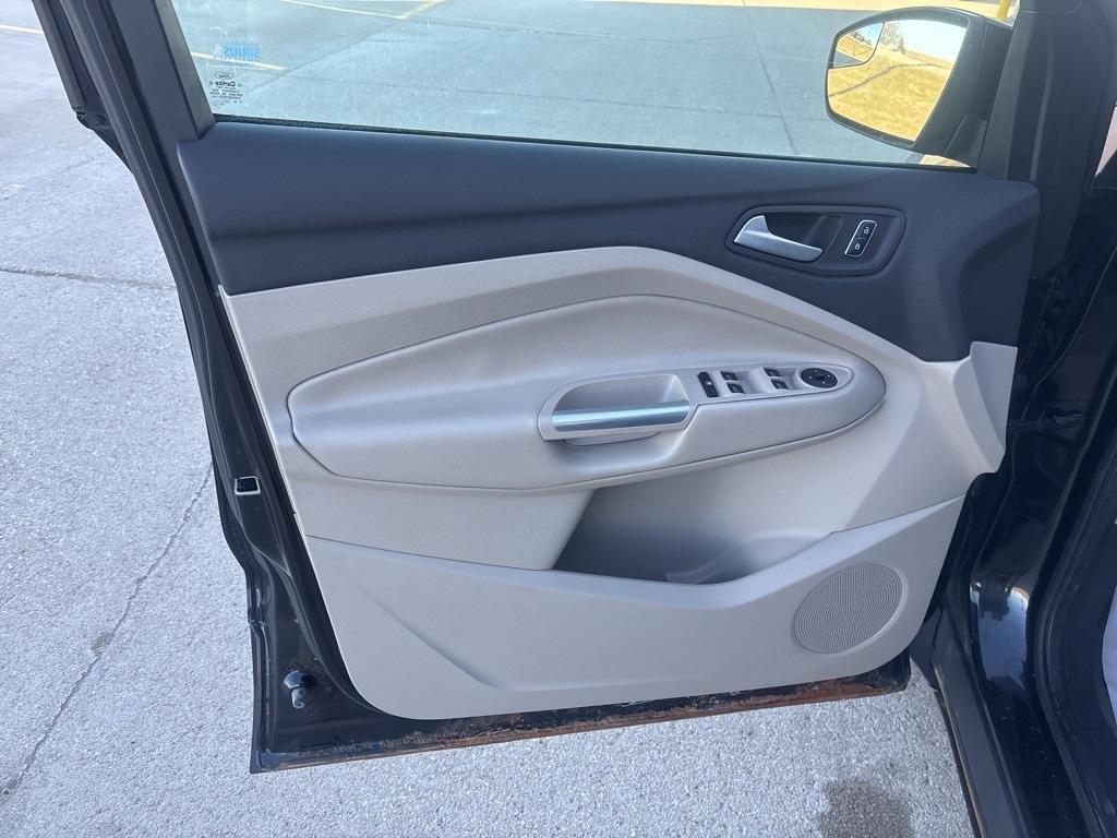 used 2013 Ford Escape car, priced at $10,900