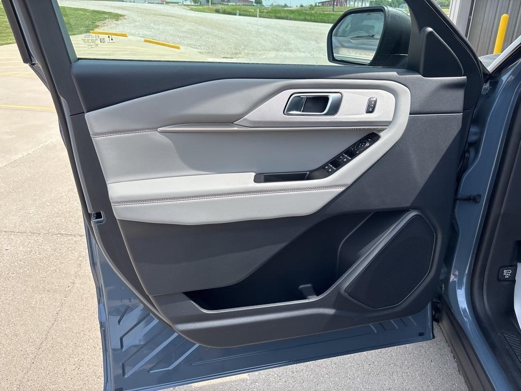 new 2025 Ford Explorer car, priced at $48,840