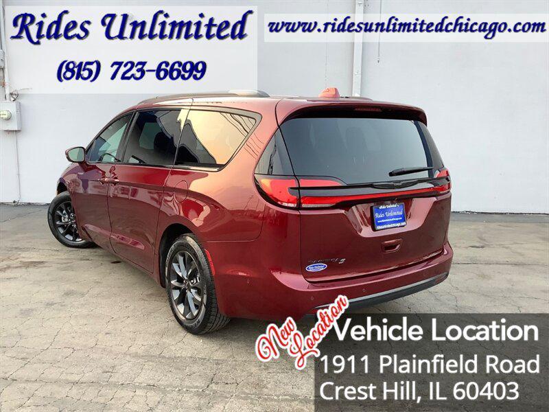used 2021 Chrysler Pacifica car, priced at $18,795