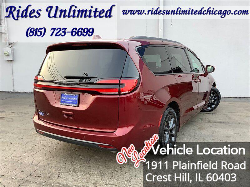 used 2021 Chrysler Pacifica car, priced at $18,795