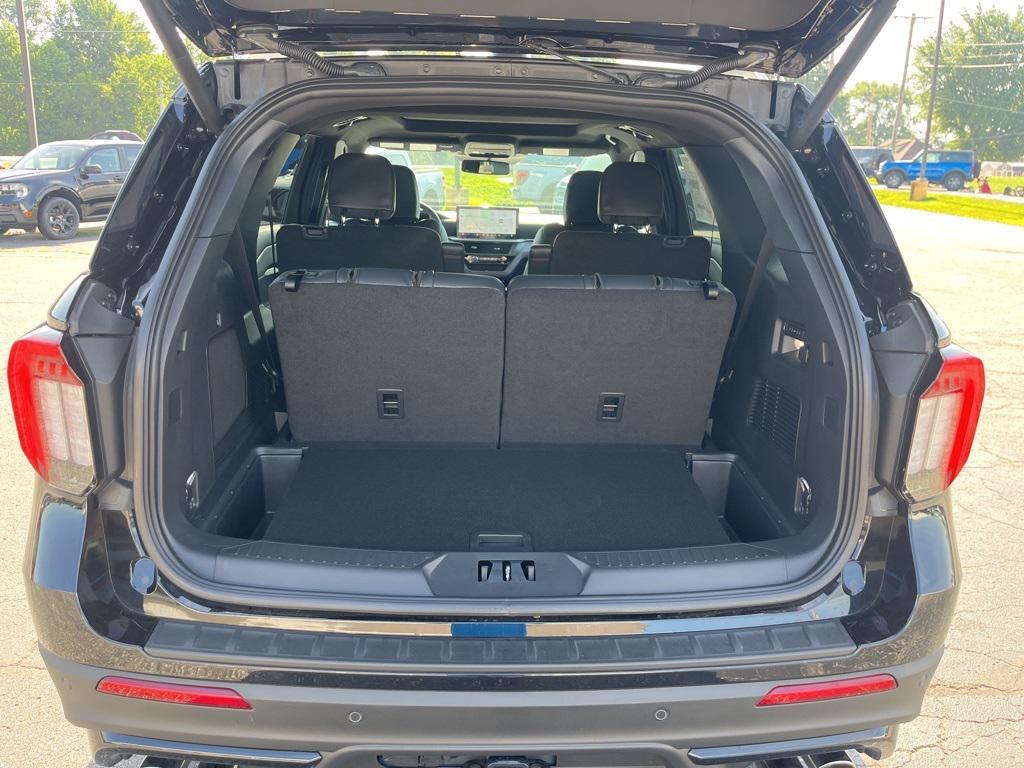 new 2025 Ford Explorer car, priced at $60,314