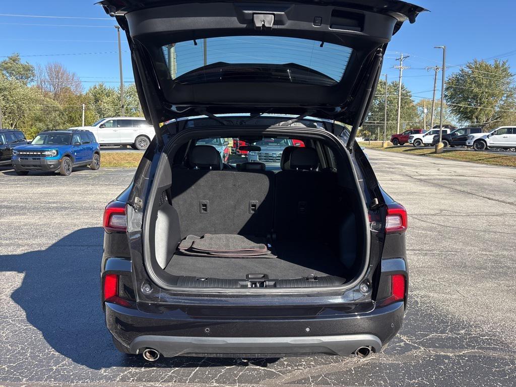 used 2023 Ford Escape car, priced at $25,987