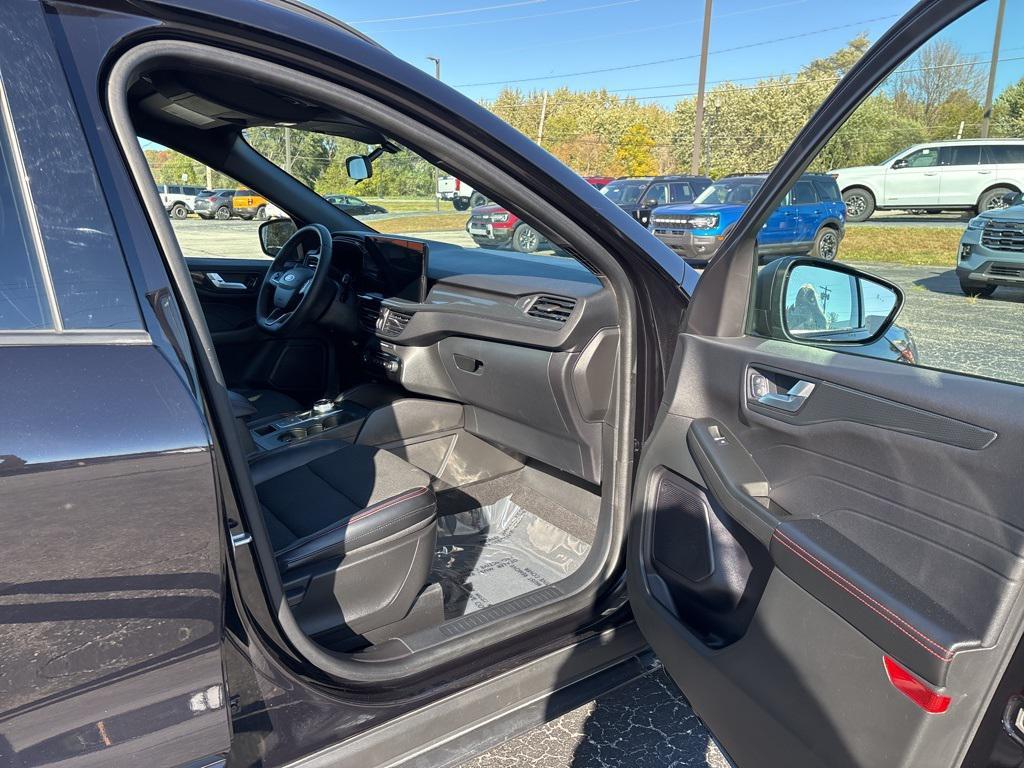 used 2023 Ford Escape car, priced at $25,987