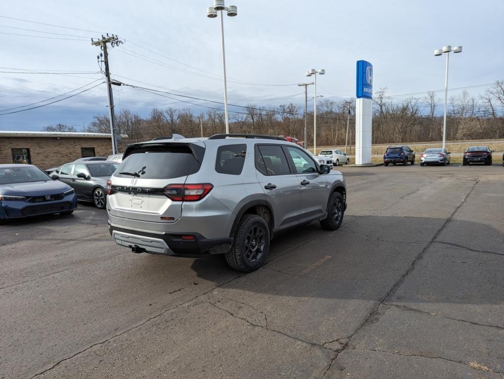 new 2025 Honda Pilot car, priced at $47,888